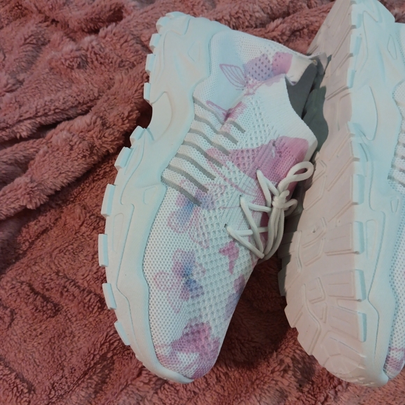 White and Pink Butterflies Sneakers - Picture 6 of 10